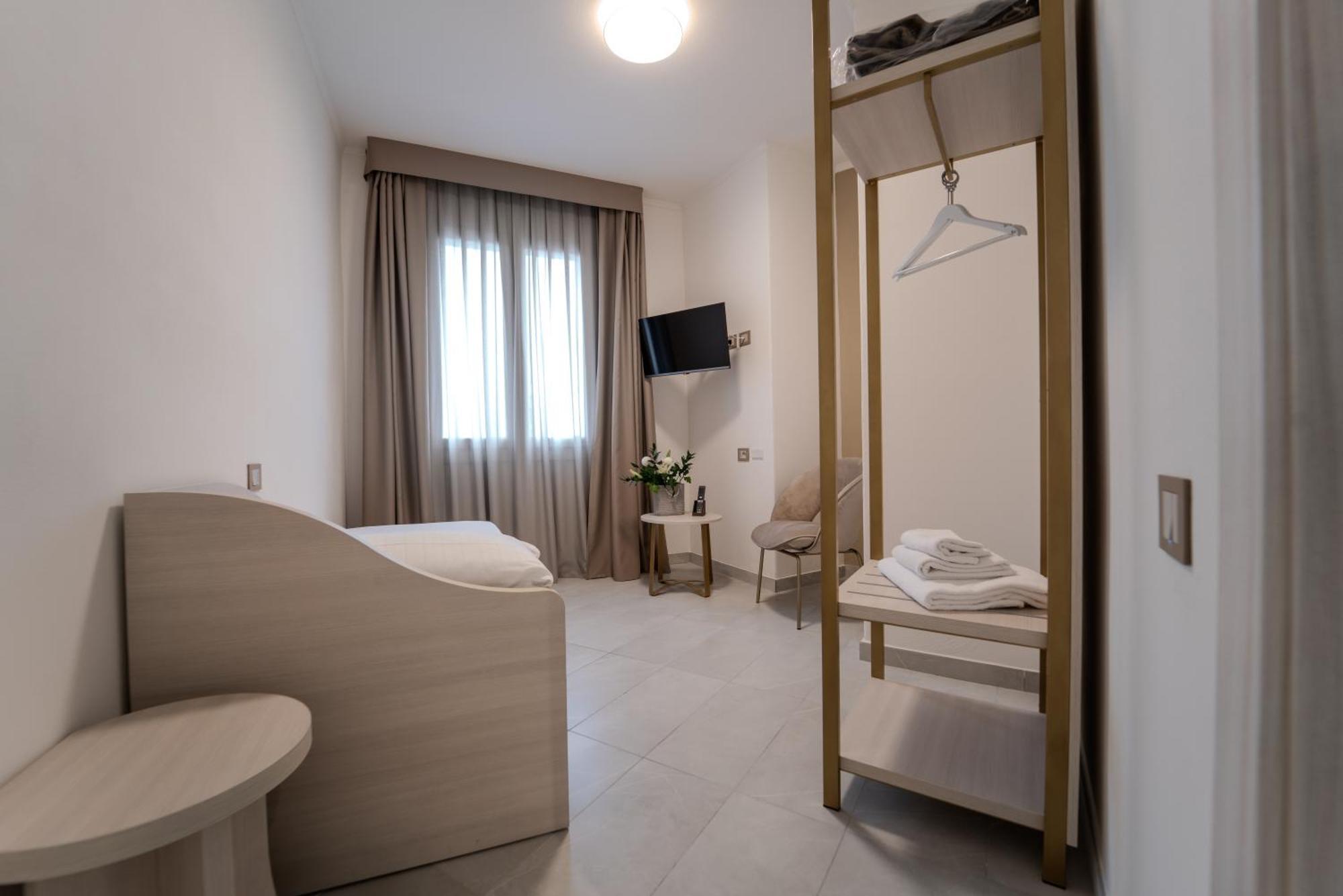 Hotel Donatello Модена Екстер'єр фото