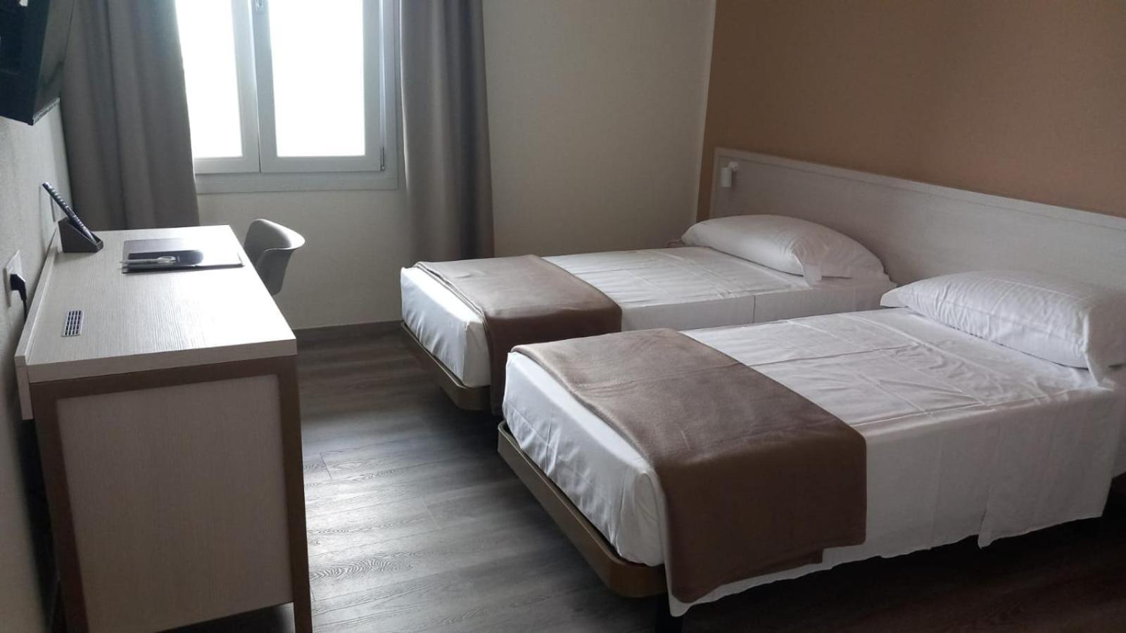 Hotel Donatello Модена Екстер'єр фото