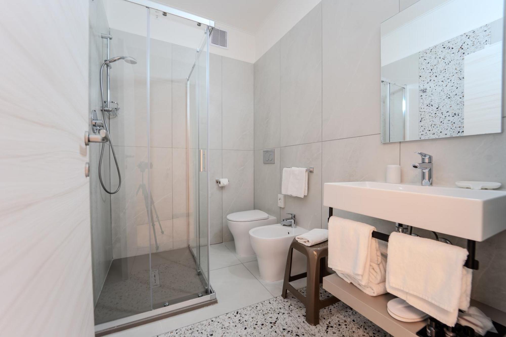Hotel Donatello Модена Екстер'єр фото