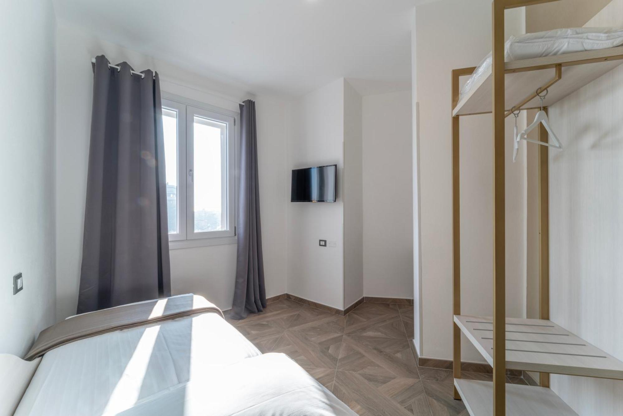 Hotel Donatello Модена Екстер'єр фото