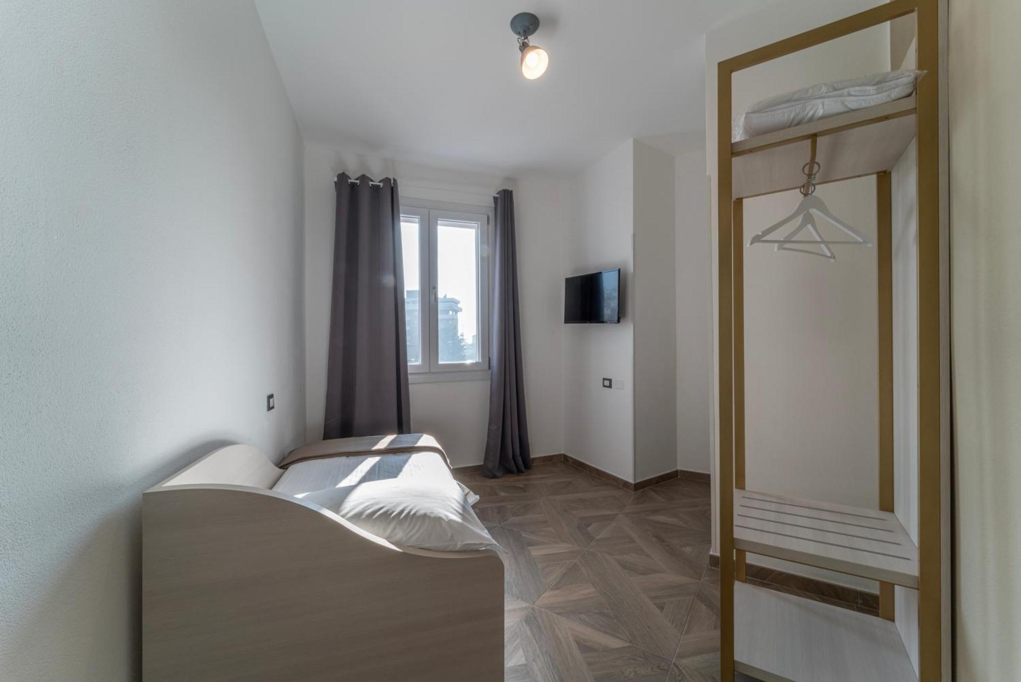 Hotel Donatello Модена Екстер'єр фото