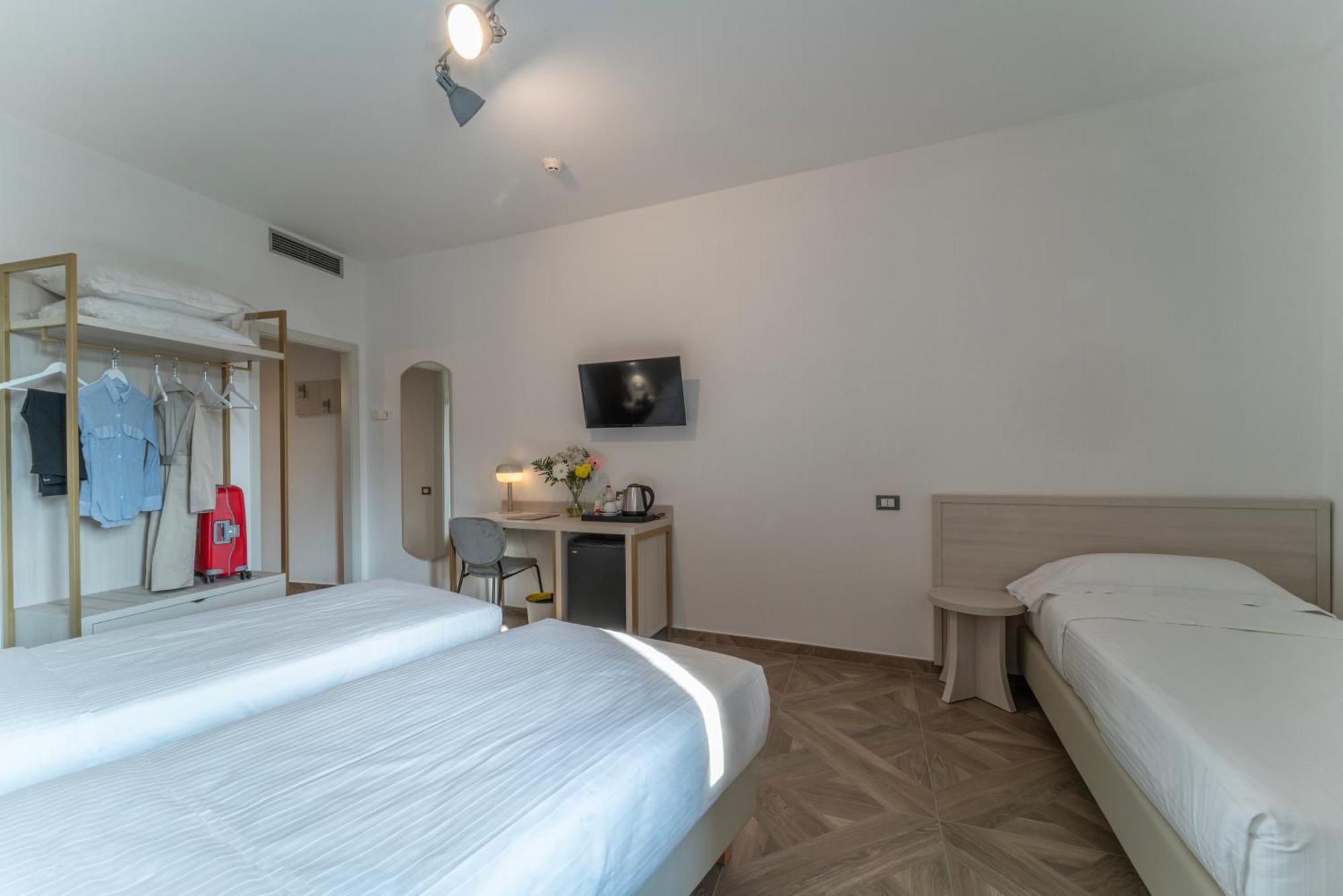 Hotel Donatello Модена Екстер'єр фото