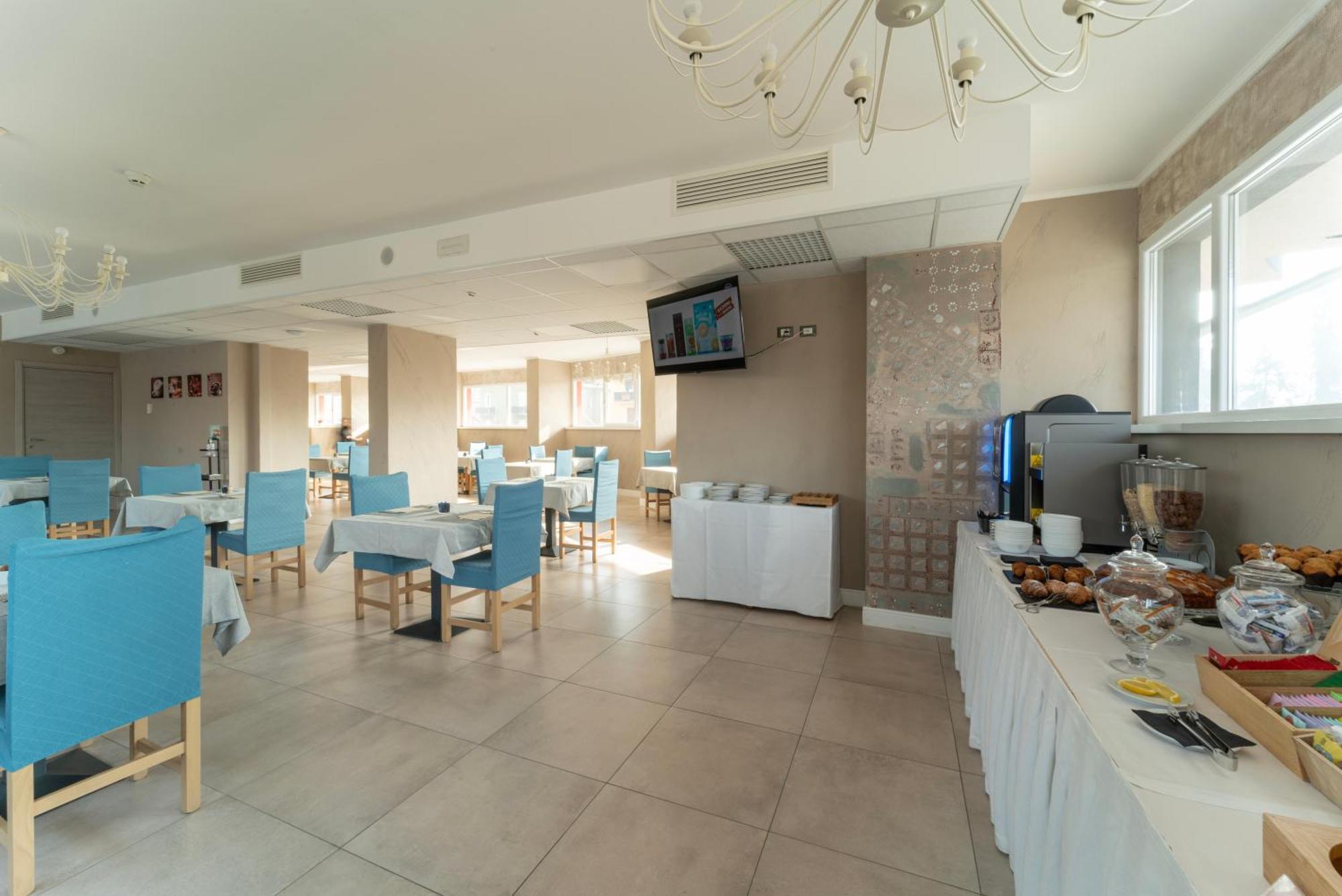 Hotel Donatello Модена Екстер'єр фото
