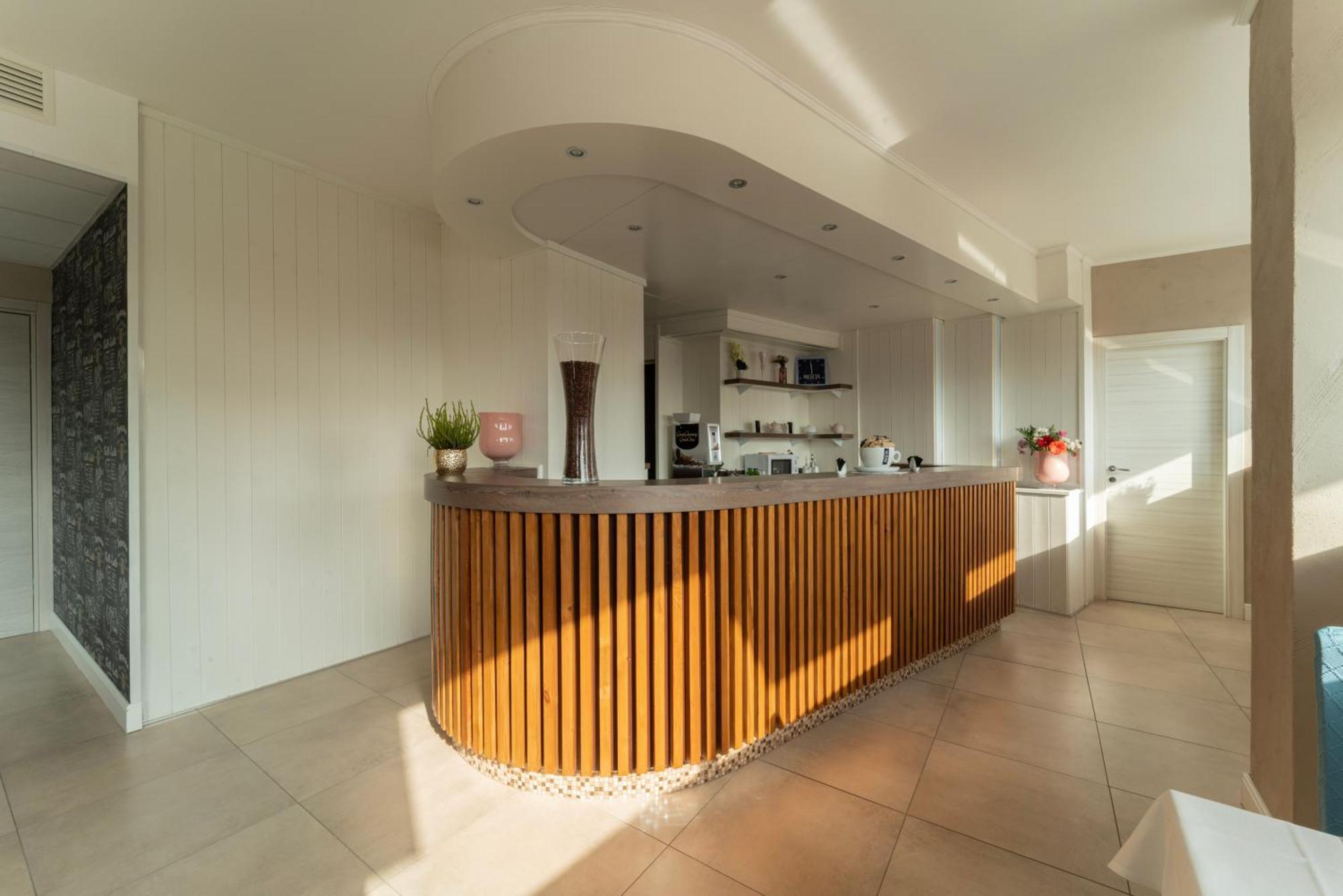 Hotel Donatello Модена Екстер'єр фото