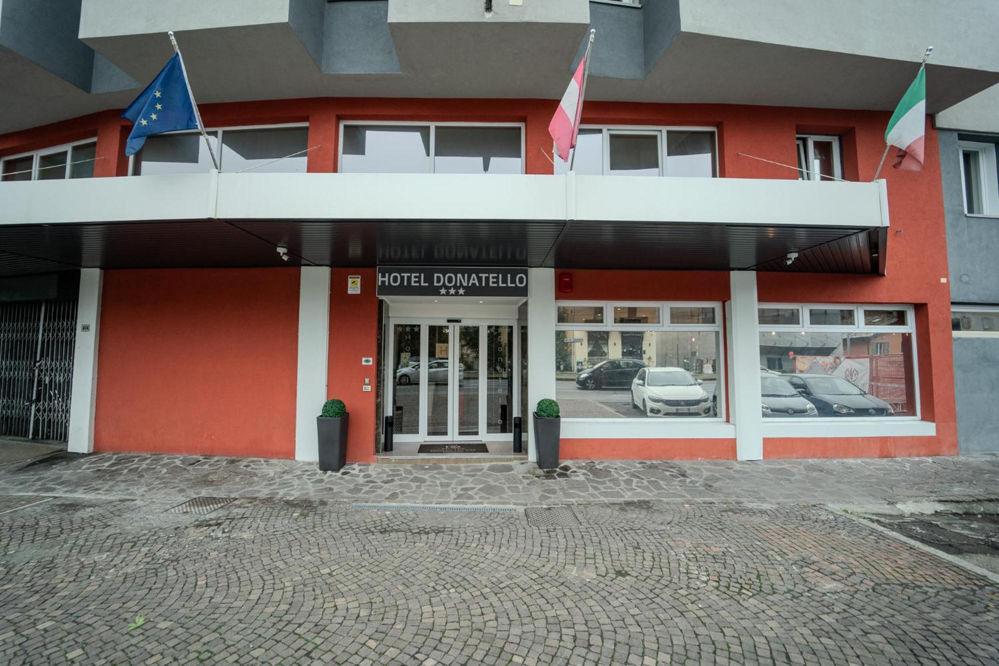Hotel Donatello Модена Екстер'єр фото