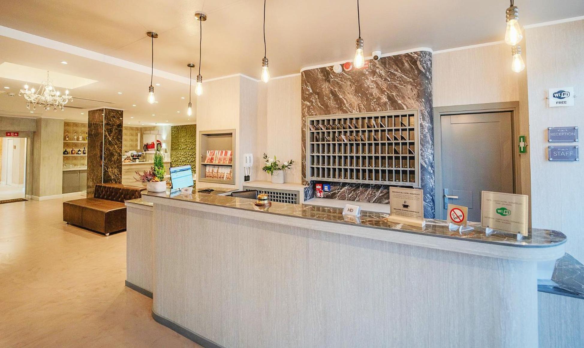Hotel Donatello Модена Екстер'єр фото