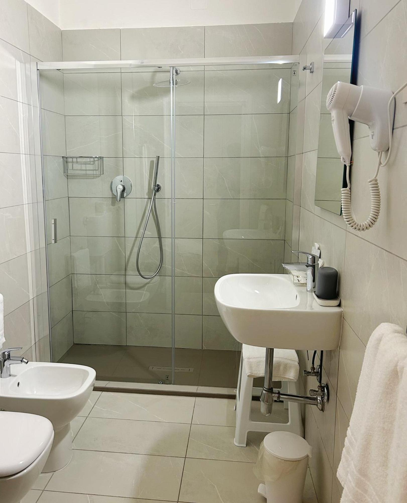 Hotel Donatello Модена Екстер'єр фото